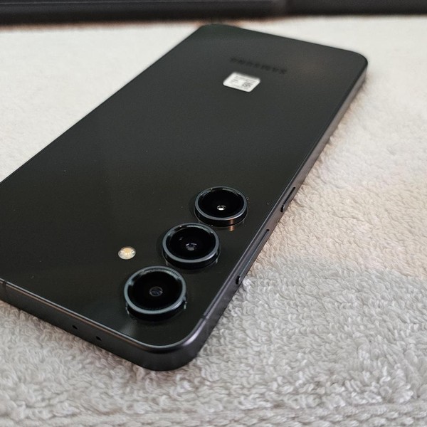 Samsung Galaxy S24 FE - Verizon, 128 GB, Graphite, SM-S721U