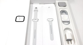 Mint
													Apple Watch Series 4 40mm - Unlocked, Silver, A1975 - Cellular, Aluminum, photo 1 of 8