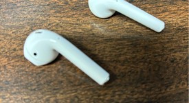 Used
													Apple AirPods 2nd Gen - Wireless Case, photo 4 of 7