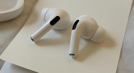 Used
													Apple AirPods Pro 2 - Lightning, photo 3 of 6