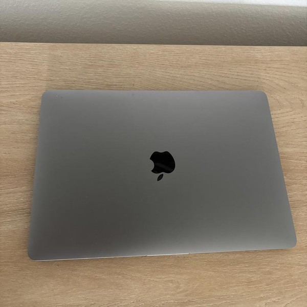 MacBook Pro 2017 (No Touch Bar) - 13 inch - I5, Silver, 128 GB, 8 GB