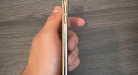 Good
													Apple iPhone Xs Max - Unlocked, Gold, 64 GB, A1921, photo 2 of 8