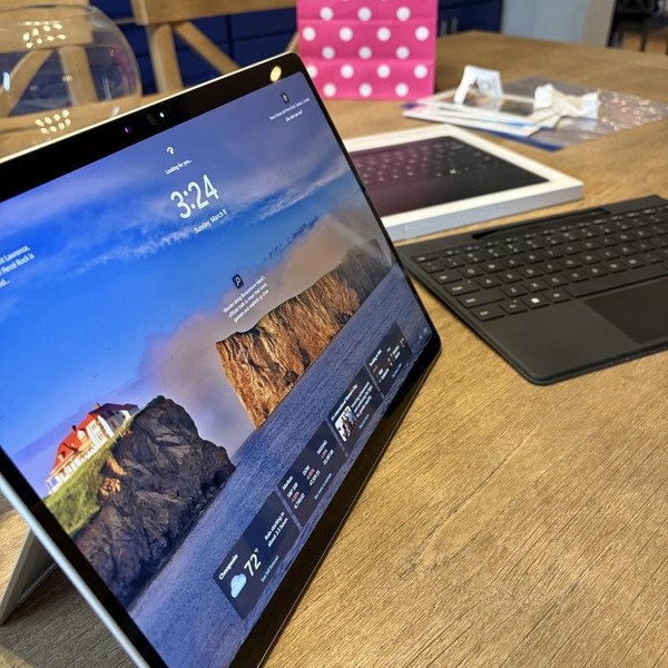 Microsoft Surface Pro 11 - 512 GB, Platinum, 16 GB, Snapdragon X Elite