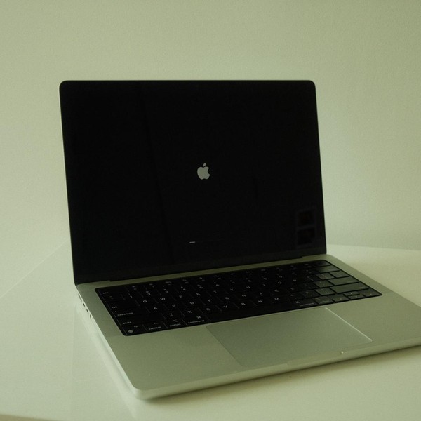 MacBook Pro 2024 - 14 inch - 1 TB, Silver, 36 GB, Apple M4 Max 14-core