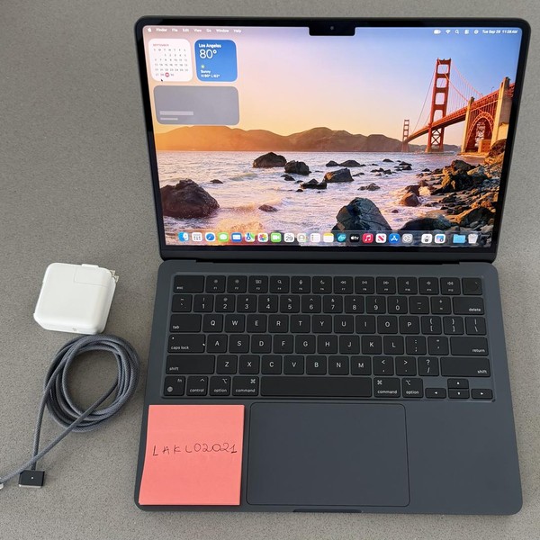 MacBook Air 2024 (M3) - 13 inch - 256 GB, Midnight, 8 GB, Apple M3, 8-core GPU