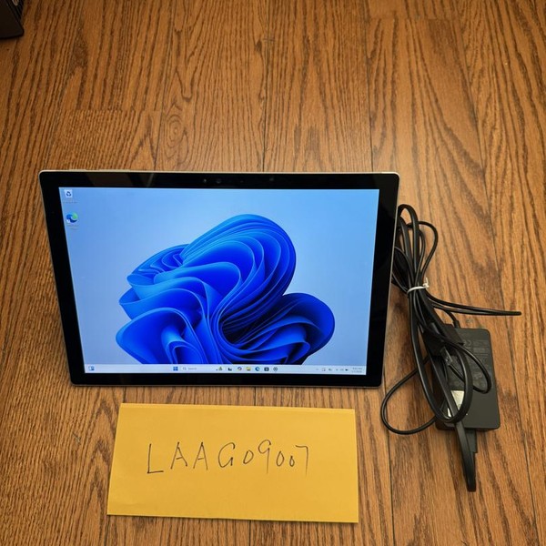 Microsoft Surface Pro 4 - 12.3 Inch - Wi-Fi, 256 GB, Silver, 8 GB