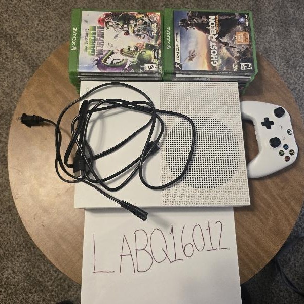 Xbox One S (2016) - 500 GB, White