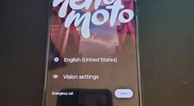 Mint
													Motorola Razr (2025) - Unlocked, Green, 256 GB, 8 GB, photo 1 of 8