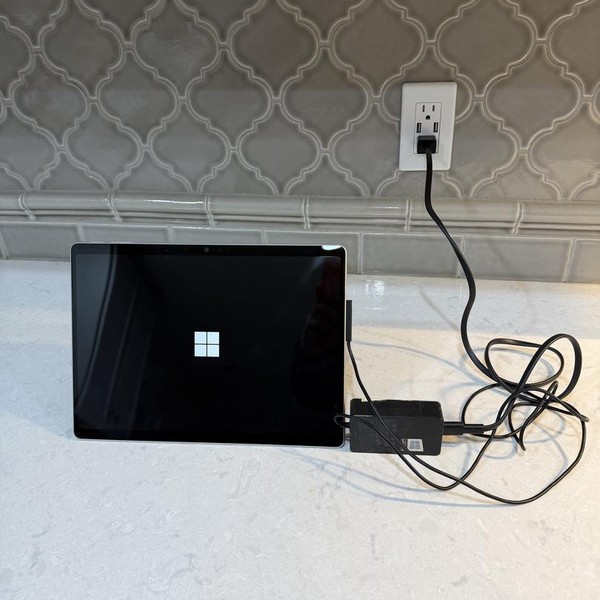 Microsoft Surface Pro 11 - 256 GB, Platinum, 16 GB, Snapdragon X Plus