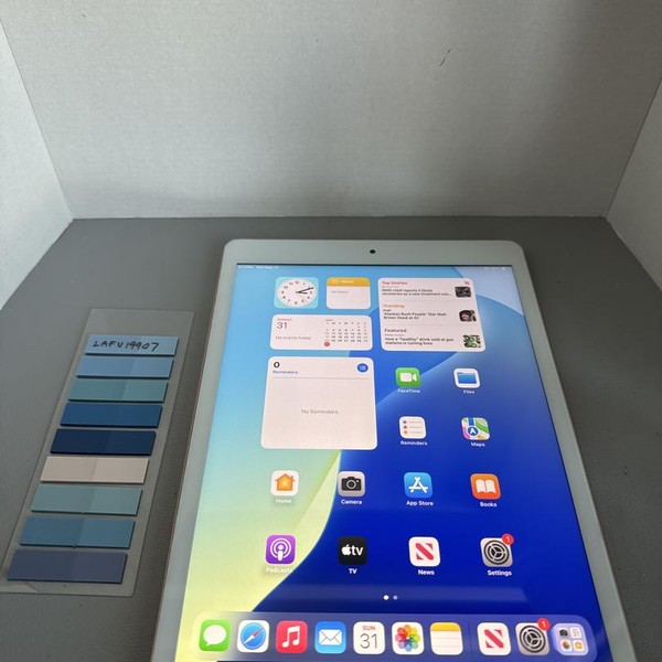Apple iPad (8th Gen) - Wi-Fi, 128 GB, Gold, A2270