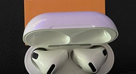 Used
													Apple AirPods 4th Gen - Active Noise Cancellation, photo 1 of 5