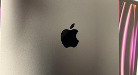 Good
													Apple iPad Pro 11" 4th Gen 2022 - Unlocked, Gray, 128 GB, photo 2 of 9