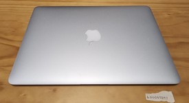 Good
													MacBook Air 2017 - 13" - I5, Silver, 128 GB, 8 GB, photo 5 of 13