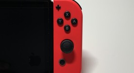 Good
													Nintendo Switch - OLED - Red & Blue, 64 GB, photo 5 of 9