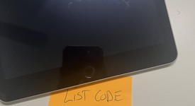 Fair
													Apple iPad 5th Gen - Wi-Fi, Gray, 32 GB, A1822, photo 2 of 3