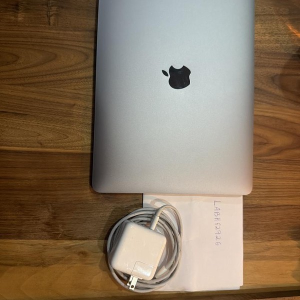 MacBook Air 2020 - 13 inch - 512 GB, Gray, 8 GB, Apple M1