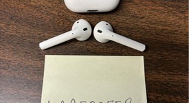 Used
													Apple AirPods 2nd Gen - Wireless Case, photo 1 of 7