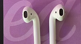 Used
													Apple AirPods 2nd Gen - Lightning Case, photo 4 of 5