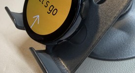 Fair
													Samsung Galaxy Watch Active2 40mm - Unlocked, Black, Stainless Steel, photo 2 of 7