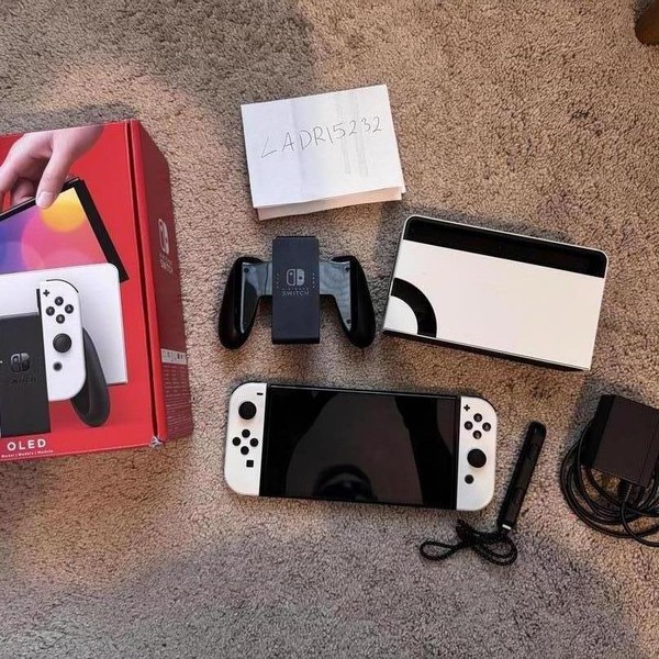 Nintendo Switch - OLED - 64 GB, White