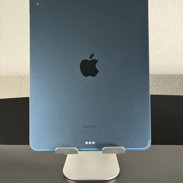 Apple iPad Air (5th Gen) - Unlocked, 64 GB, Blue, A2589