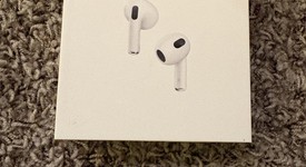 New
													Apple AirPods 3rd Gen - MagSafe Case, photo 1 of 2