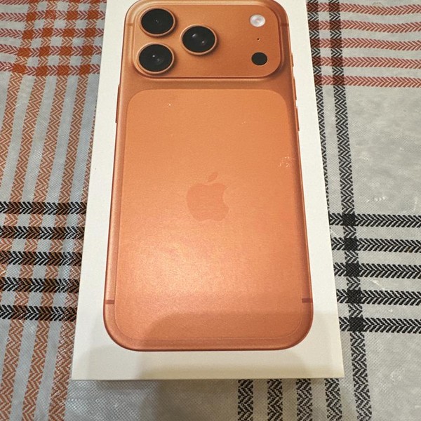 Apple iPhone 17 Pro - Unlocked, 256 GB, Cosmic Orange, A3256