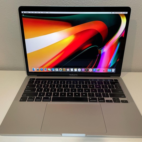 MacBook Pro 2020 - 13 inch - 1 TB, Silver, 16 GB, Intel Core i5