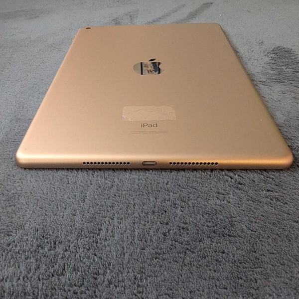 Apple iPad 8th Gen - Wi-Fi, 32 GB, Gold, A2270