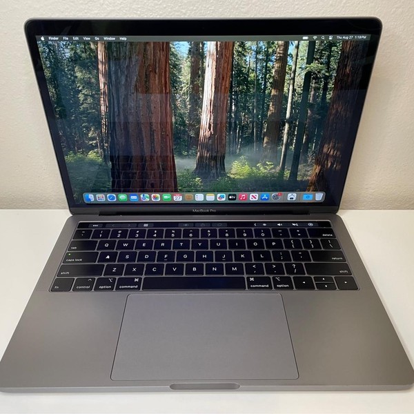 MacBook Pro 2019 - 13 inch - 256 GB, Gray, 8 GB, Intel Core i5