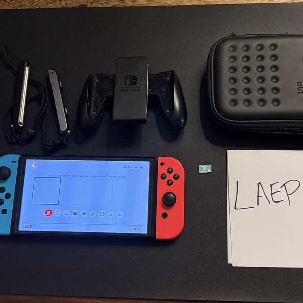 Nintendo Switch - OLED - 64 GB, Red & Blue