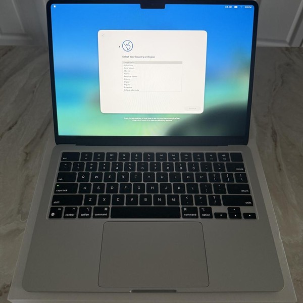 MacBook Air 2022 (M2) - 13 inch - 256 GB, Silver, 8 GB, Apple M2