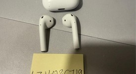 Used
													Apple AirPods 2nd Gen - Lightning Case, photo 4 of 8