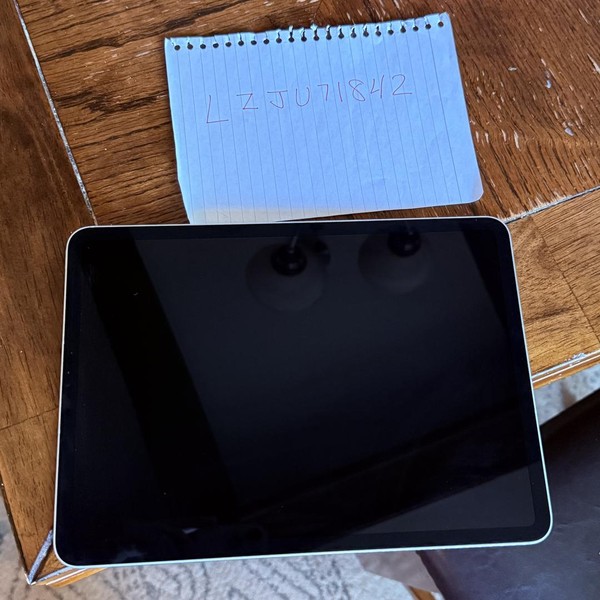 Apple iPad Pro 11 inch 3rd Gen 2021 - Unlocked, 256 GB, Silver