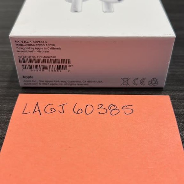 Apple AirPods (4th Gen) - Standard