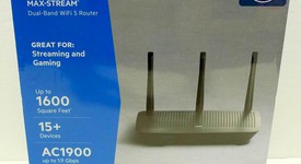 New
													Linksys Wireless Router, photo 1 of 6