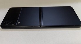 Good
													Samsung Galaxy Z Flip3 5G - Unlocked, Black, 128 GB, 8 GB, SM-F711U1, photo 5 of 9