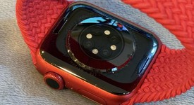 Mint
													Apple Watch Series 6 40mm - Unlocked, Red, A2293 - Cellular, Aluminum, photo 1 of 13