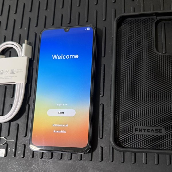 Samsung Galaxy A15 5G - Family Mobile, 128 GB, Black & Blue, 6 GB