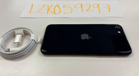 Mint
													Apple iPhone SE 3rd Gen 2022 - Unlocked, Midnight, 64 GB, A2595, photo 5 of 6