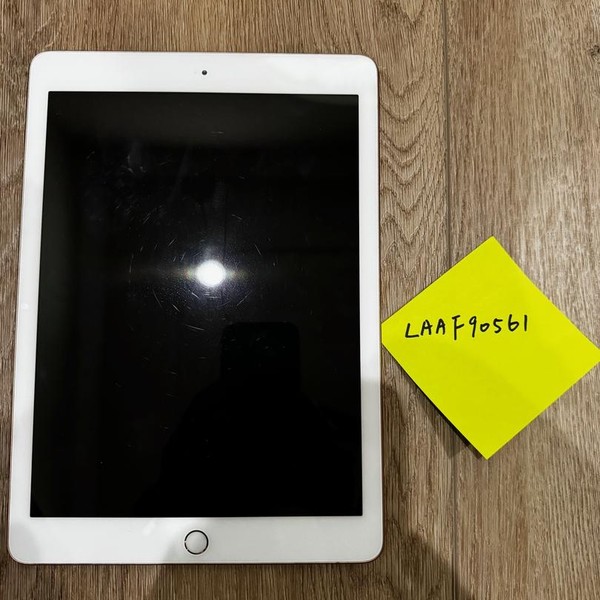 Apple iPad 6th Gen - Wi-Fi, 32 GB, Gold, A1893
