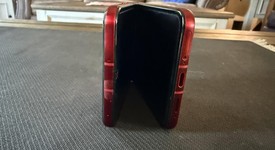 Good
													Motorola Razr Ultra (2025) - Unlocked, PANTONE Rio Red, 1 TB, 16 GB, photo 4 of 8