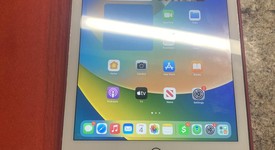 Good
													Apple iPad 5th Gen - Unlocked, Gray, 128 GB, A1823, photo 4 of 6