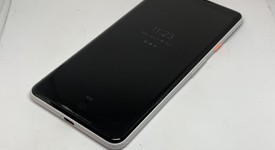 Fair
													Google Pixel 2 XL - Verizon, Black & White, 64 GB, Verizon Edition, photo 4 of 9