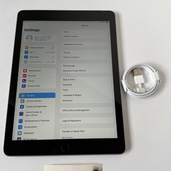 Apple iPad 6th Gen - Unlocked, 128 GB, Gray, A1954