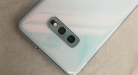 Good
													Samsung Galaxy S10e - Verizon, White, 128 GB, 6 GB, SM-G970U, photo 5 of 7