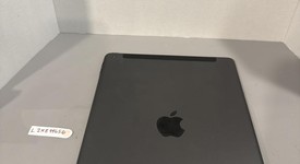 Good
													Apple iPad 9th Gen - Unlocked, Gray, 64 GB, A2603, photo 3 of 5