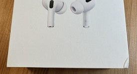 Used
													Apple AirPods Pro - MagSafe Case, photo 4 of 8