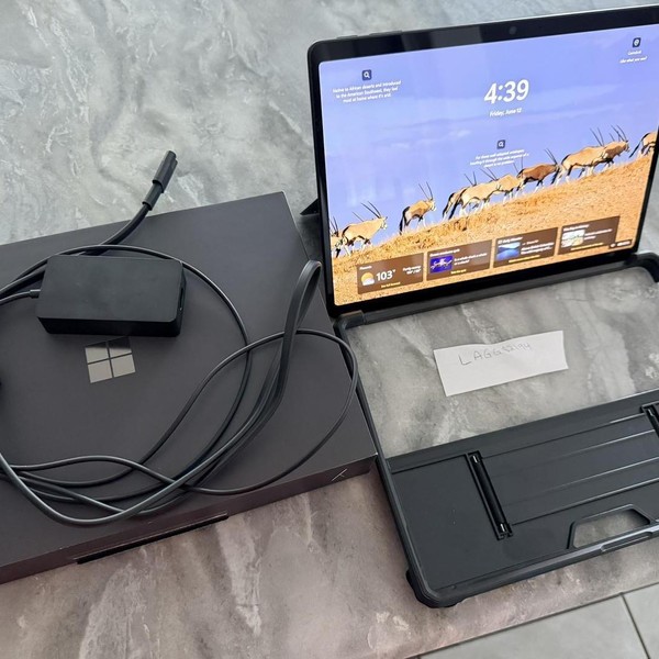 Microsoft Surface Pro 11 - 512 GB, Black, 16 GB, Snapdragon X Elite