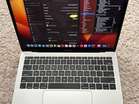 MacBook Pro 2017 (No Touch Bar) - 13"
